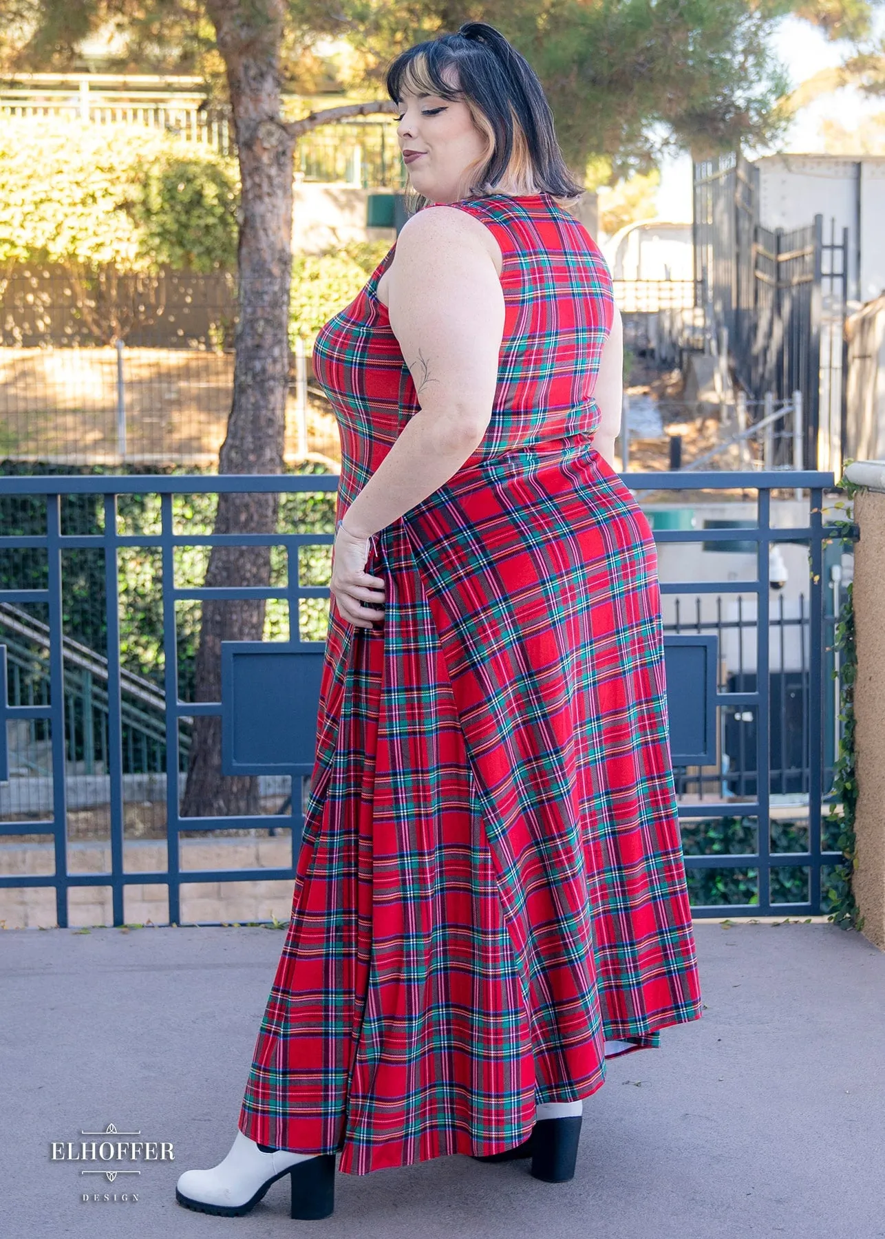 Essential Maxi Dress - Velvet Christmas Plaid