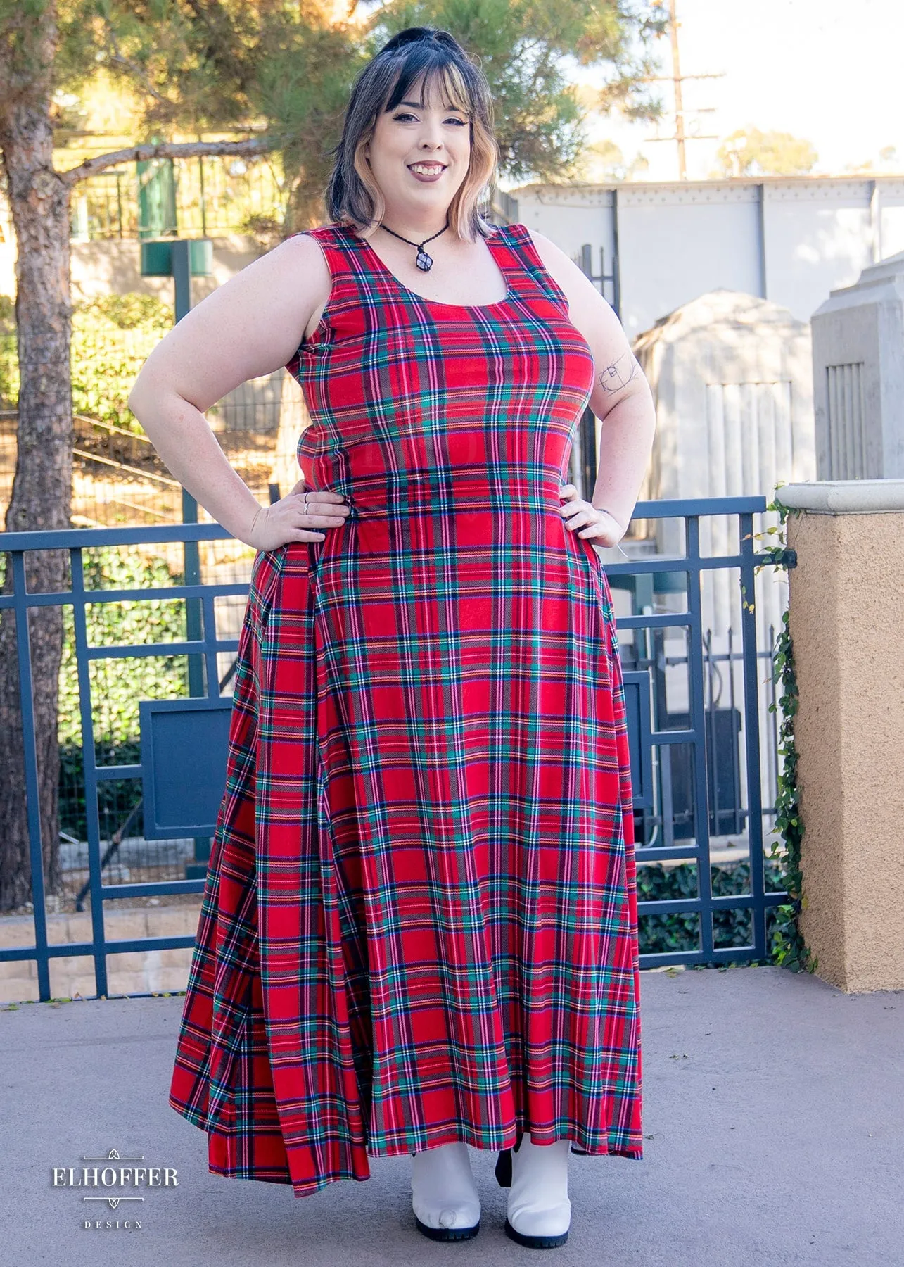 Essential Maxi Dress - Velvet Christmas Plaid