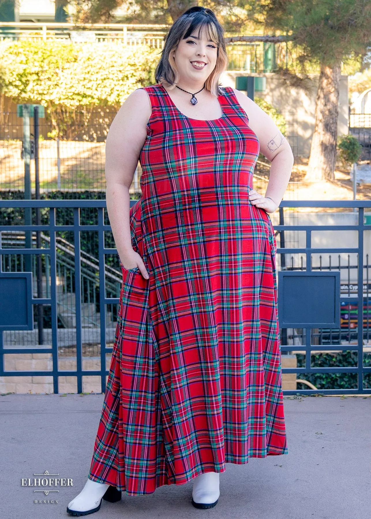 Essential Maxi Dress - Velvet Christmas Plaid