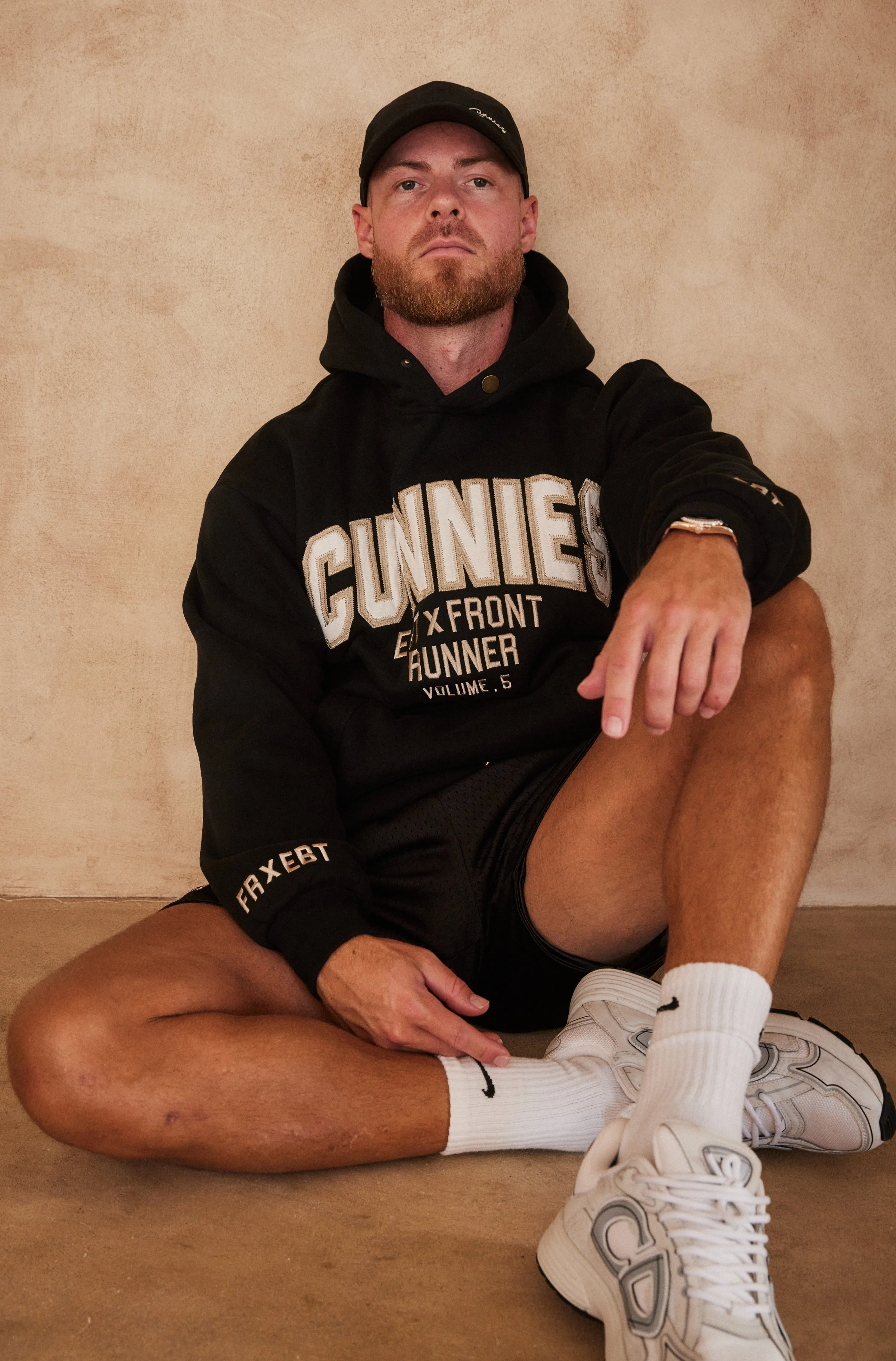V5 Cunnies Hoodie - Black Malt