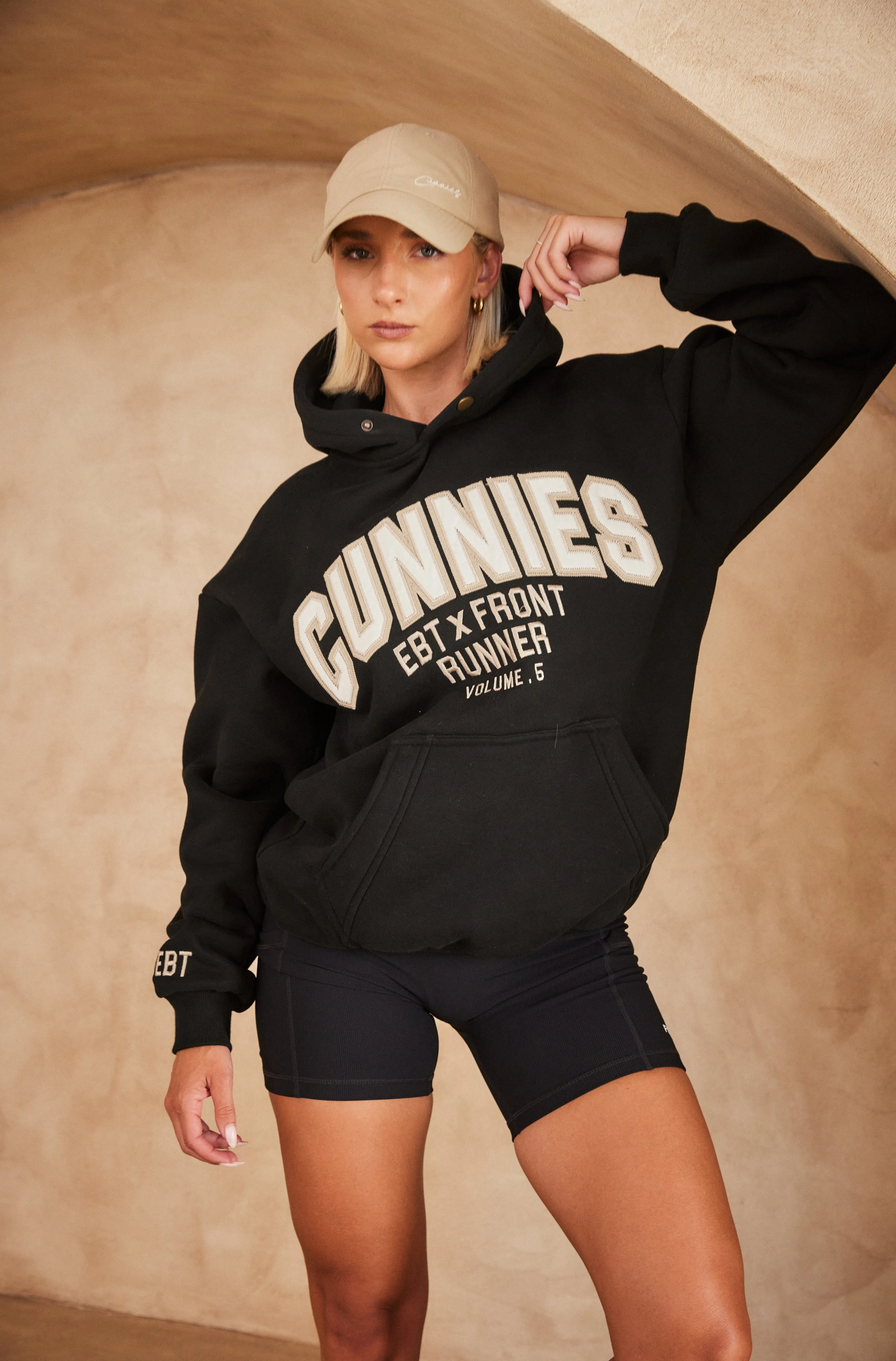 V5 Cunnies Hoodie - Black Malt
