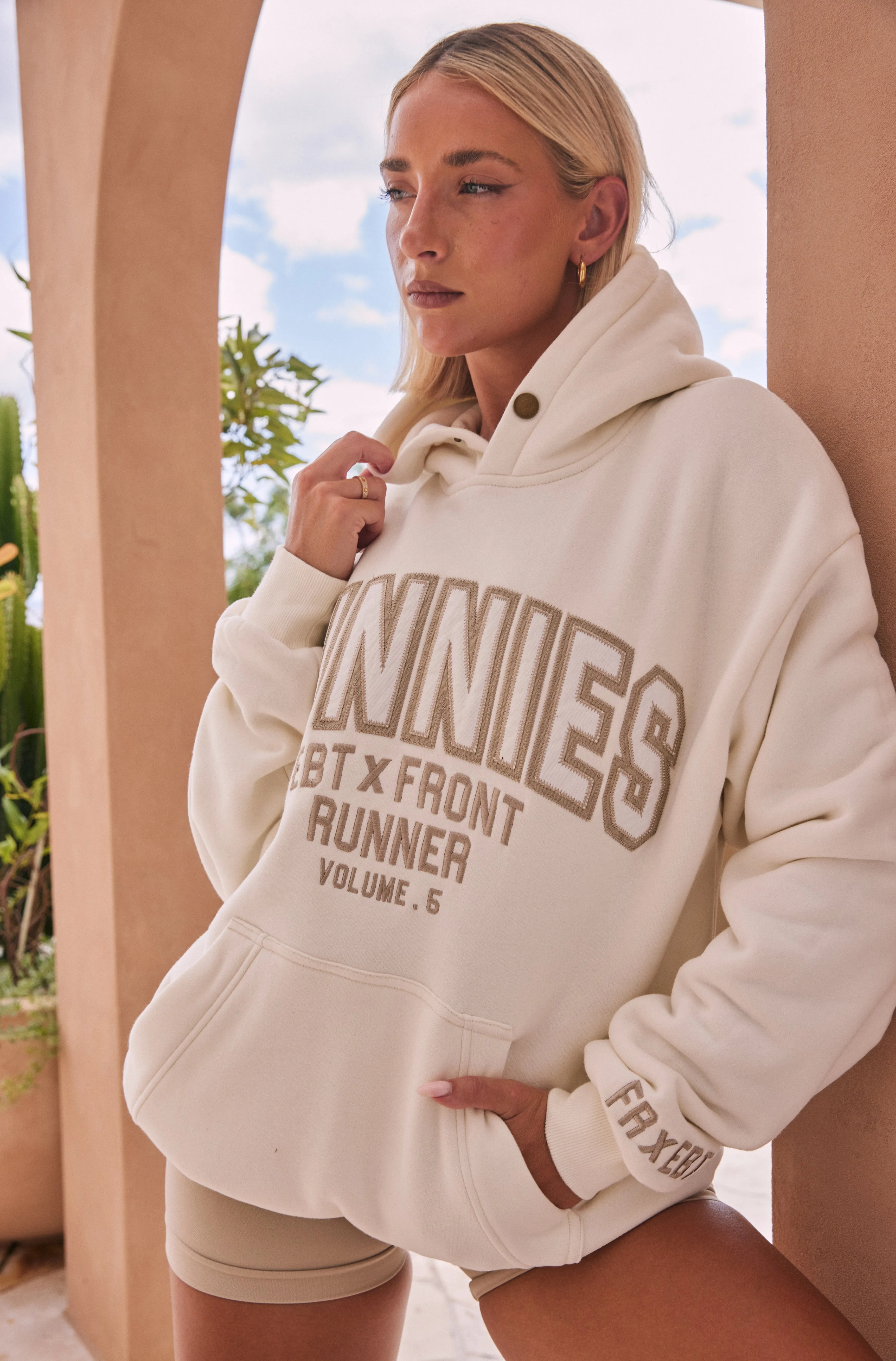 V5 Cunnies Hoodie - Vanilla